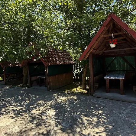 Hotel Femeli Velyatyn