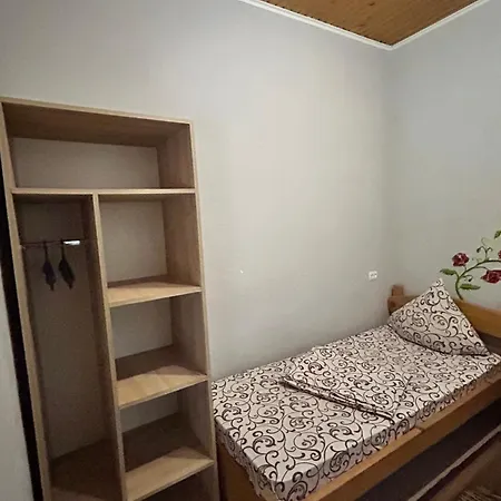 Femeli Hotel Velyatyn